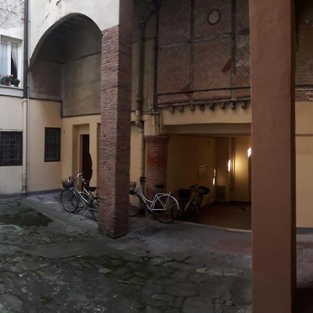 Serenella Apartment Lucca Bagian luar foto
