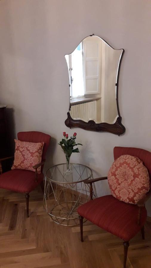 Serenella Apartment Lucca Bagian luar foto