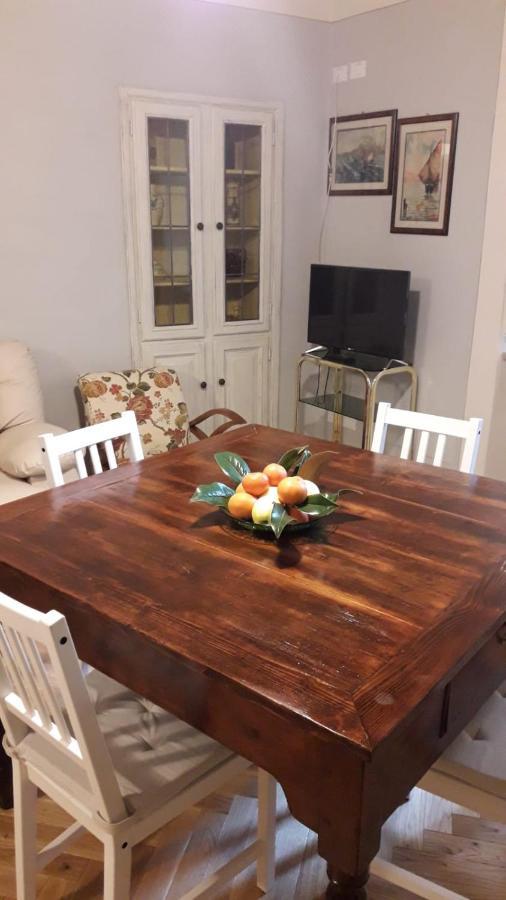 Serenella Apartment Lucca Bagian luar foto