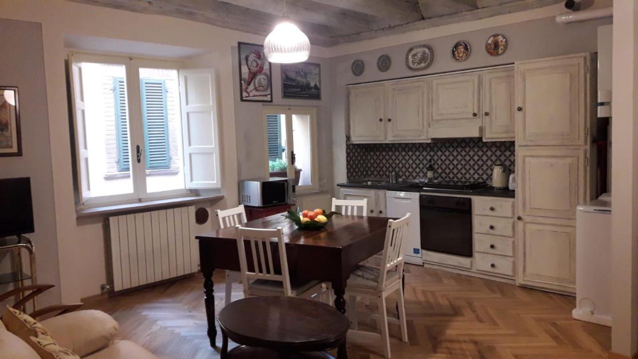 Serenella Apartment Lucca Bagian luar foto